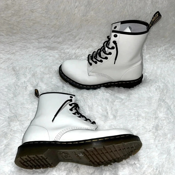 Dr. Martens | White Leather Lace Up Boots - Picture 6 of 12